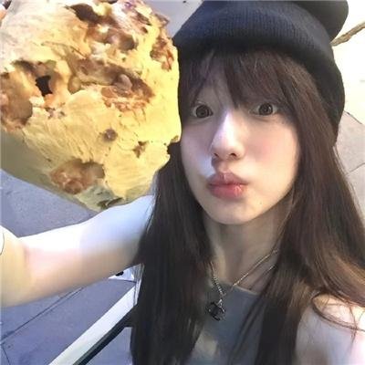 愤怒的黑人女孩与她的怪物